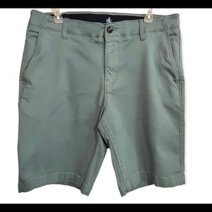 Nat Nast men Pewter shorts size 32.
